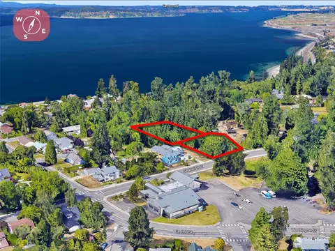 2040 Nisqually St, Steilacoom, WA 98388