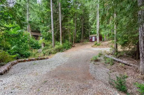 191 N Paradise Dr, Lilliwaup, WA 98555