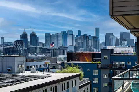 1504 Aurora Ave N #303, Seattle, WA 98109