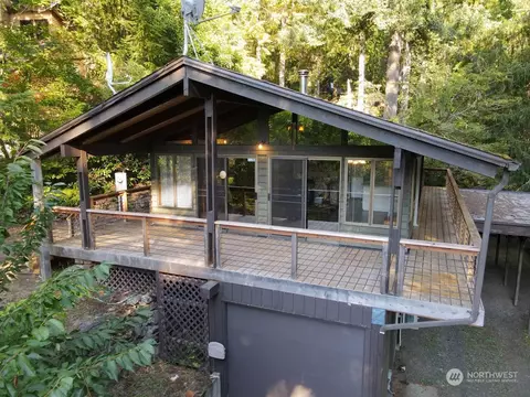61 N Prospect Dr, Hoodsport, WA 98548