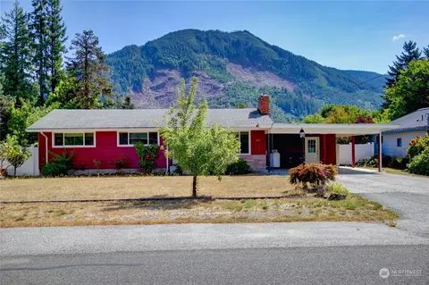820 Madison Ave, Darrington, WA 98241