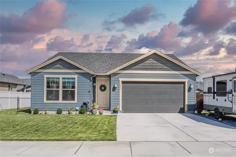 922 Rocky Ave NE, Quincy, WA 98848