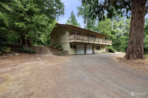 2040 Woods Rd E, Port Orchard, WA 98366