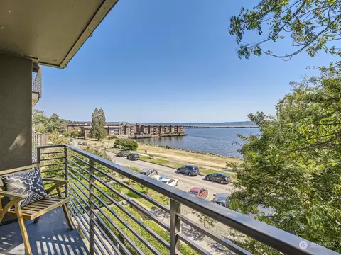 2055 43rd Ave E #301, Seattle, WA 98112