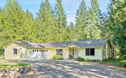 550 E Snowy Owl Dr, Shelton, WA 98584