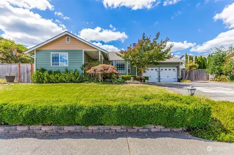 32209 Sunny Ln, Black Diamond, WA 98010