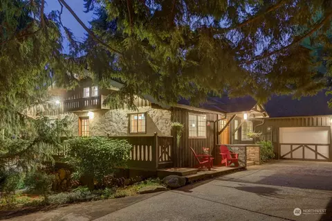 16069 Dayton Ave N, Shoreline, WA 98133