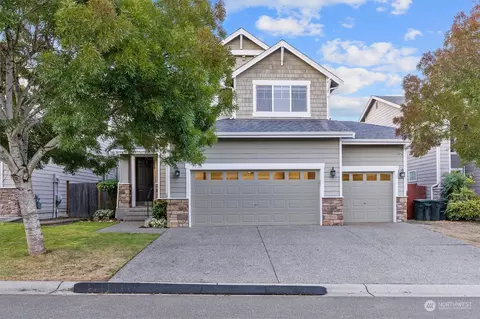 7730 NE 199th St, Kenmore, WA 98028