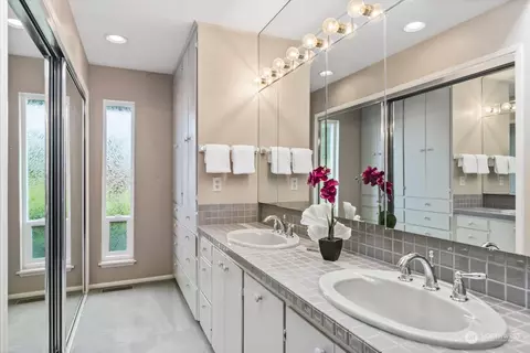 17702 Talbot Rd, Edmonds, WA 98026 photo 27