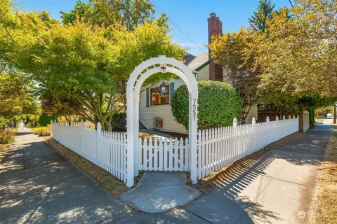 7557 32nd Ave NW, Seattle, WA 98117