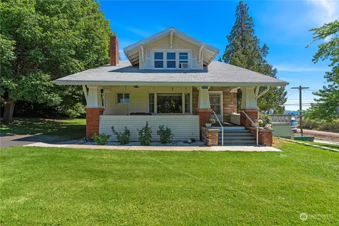 3327 Crestview Rd, Wenatchee, WA 98801