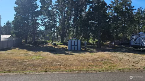 22215 V St, Ocean Park, WA 98640