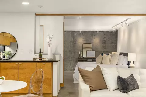 810 Taylor Ave N #21, Seattle, WA 98109