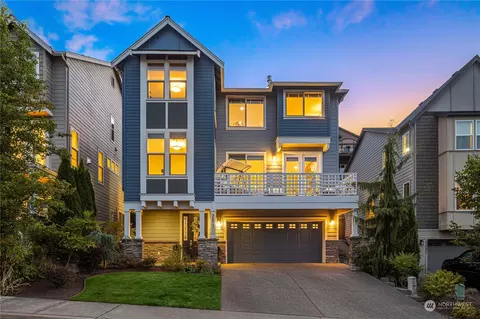 2677 NW Pine Cone Pl, Issaquah, WA 98027