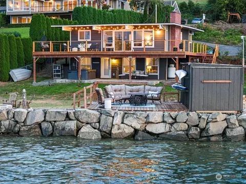6915 Sunset View Dr NW, Gig Harbor, WA 98332