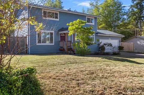 2549 Olympic Dr, Oak Harbor, WA 98277