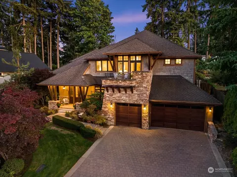 9839 NE 31st St, Bellevue, WA 98004
