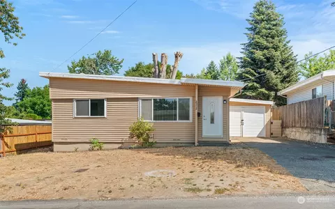 2312 NE 6th Pl, Renton, WA 98056