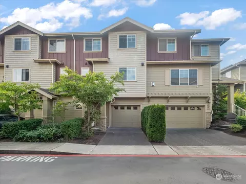 4625 NE 3rd Ln #G3, Renton, WA 98059