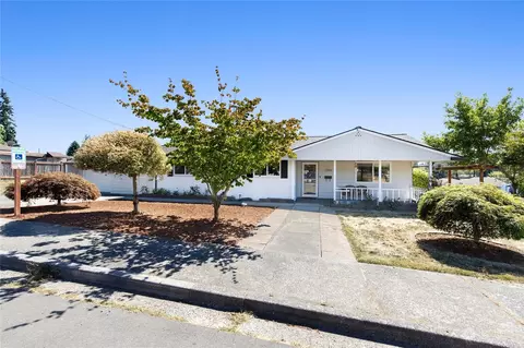 2206 7th St, Everett, WA 98201