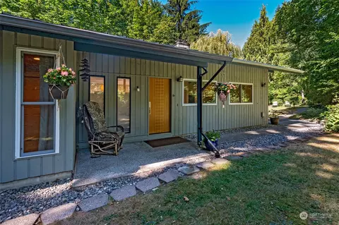 3329 NE 156th St, Lake Forest Park, WA 98155
