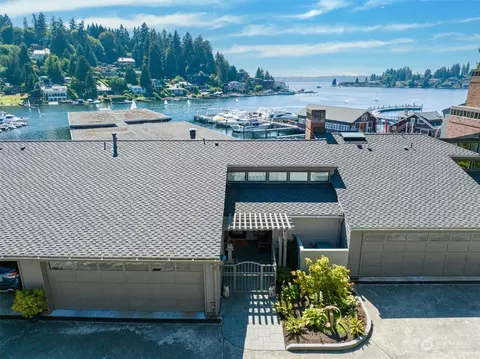 9947 Lake Washington Blvd NE, Bellevue, WA 98004