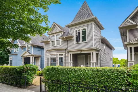 107 23rd Ave #B, Seattle, WA 98122