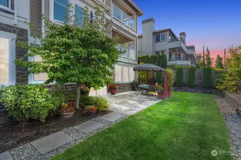 249 4th Ave S #102, Edmonds, WA 98020
