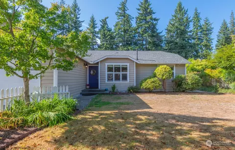 19555 NE Norrland Ln, Poulsbo, WA 98370