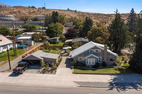 405 E Nixon Ave, Chelan, WA 98816