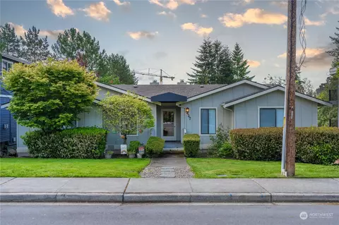 427 7th Ave, Kirkland, WA 98033
