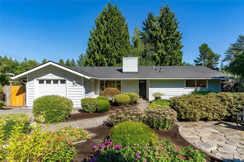 1048 163rd Ave SE, Bellevue, WA 98008