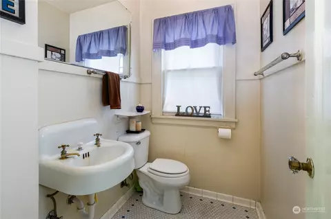 528 23rd Ave E, Seattle, WA 98112 photo 11