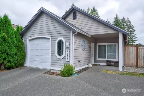 1128 Wallingford Ct NE, Lacey, WA 98516