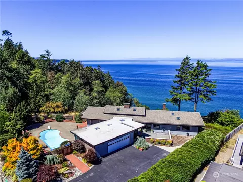 2151 W 4th St, Port Angeles, WA 98363