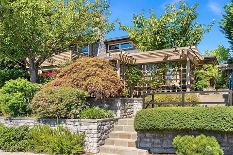 412 11th Ave W, Kirkland, WA 98033