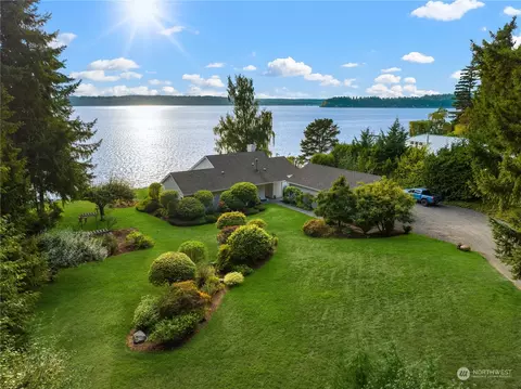 12877 Manzanita Rd NE, Bainbridge Island, WA 98110