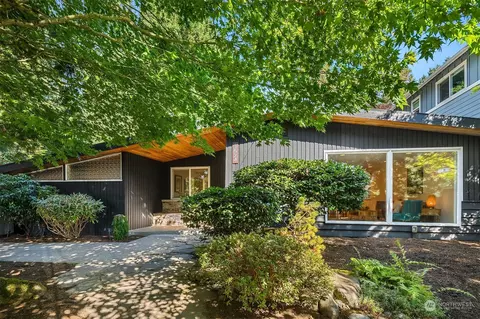3624 NE 117th St, Seattle, WA 98125