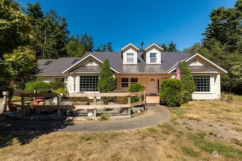 2200 Wellman Pl, Oak Harbor, WA 98277