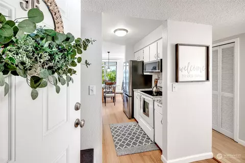 12525 NE 145th Pl #F96, Kirkland, WA 98034