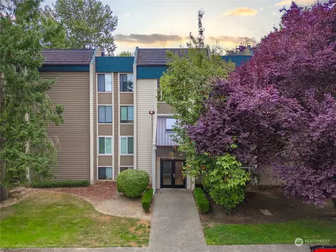 701 SW 5th Ct #B204, Renton, WA 98057