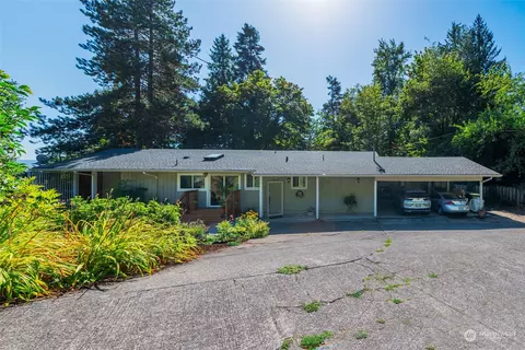 2331 W Lynnwood Dr, Longview, WA 98632
