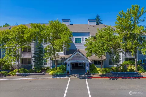 3941 226th Pl SE #304, Issaquah, WA 98029