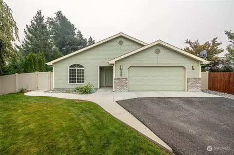 1900 Grandview Loop, Wenatchee, WA 98801