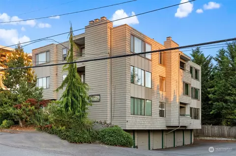 215 N 120th St #202, Seattle, WA 98133