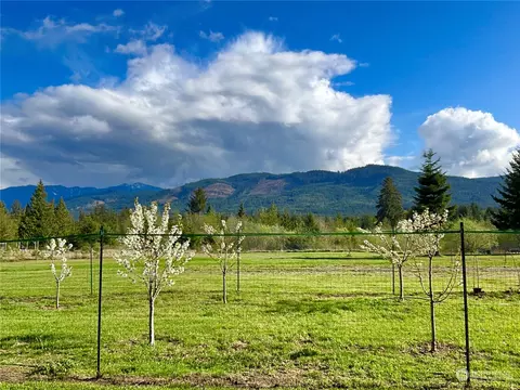 113 Port Crescent Trl, Port Angeles, WA 98363