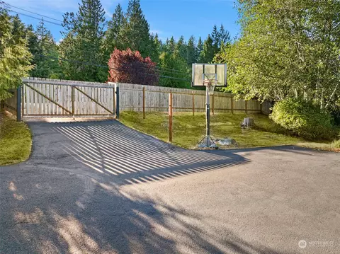 7290 E Grapeview Loop Rd, Allyn, WA 98524 photo 32