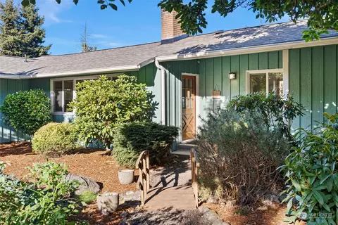 7290 E Grapeview Loop Rd, Allyn, WA 98524 photo 3