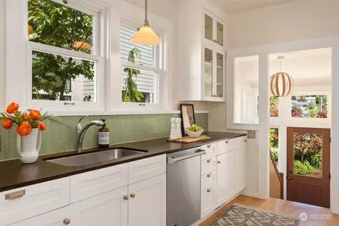 210 29th Ave E, Seattle, WA 98112 photo 10