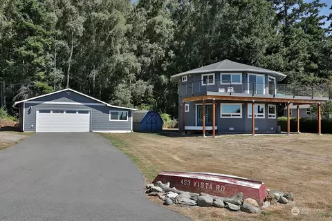 453 Vista Rd, Freeland, WA 98249